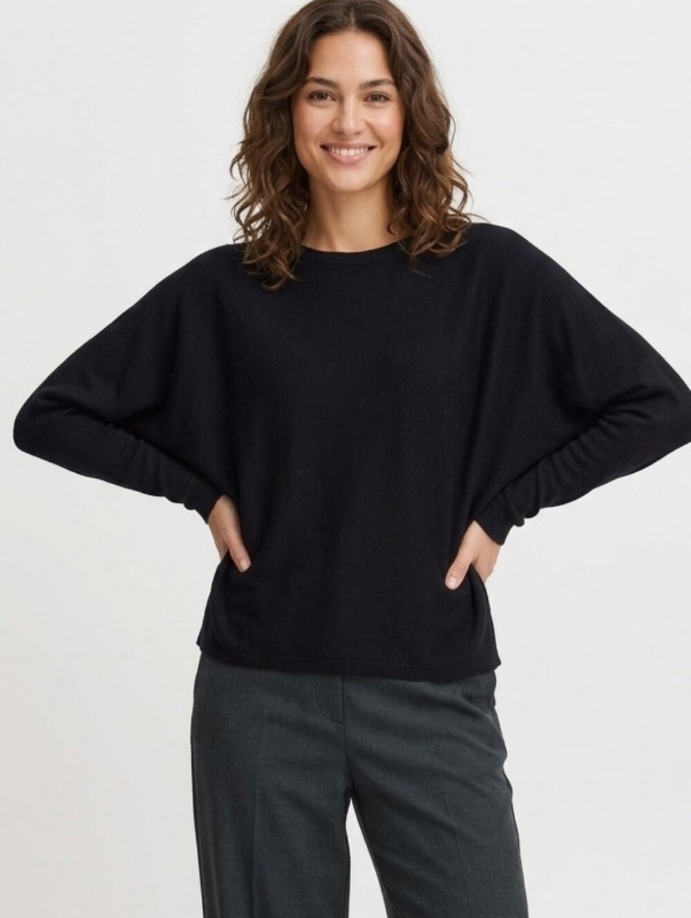 NWT B.Young Classic Black Batwing Crewneck Sweater Large